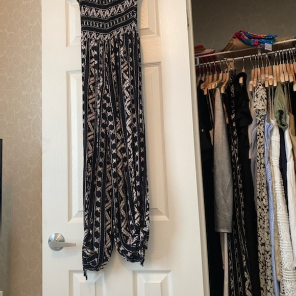 Urban Outfitters jumpsuit - Picture 3 of 3